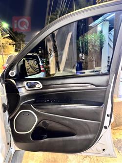 جیپ گراند شیرۆکی